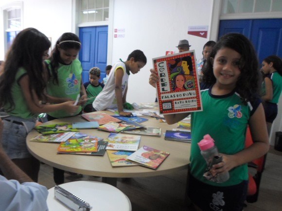 Projetos atraem leitores para Biblioteca Pública Estadual