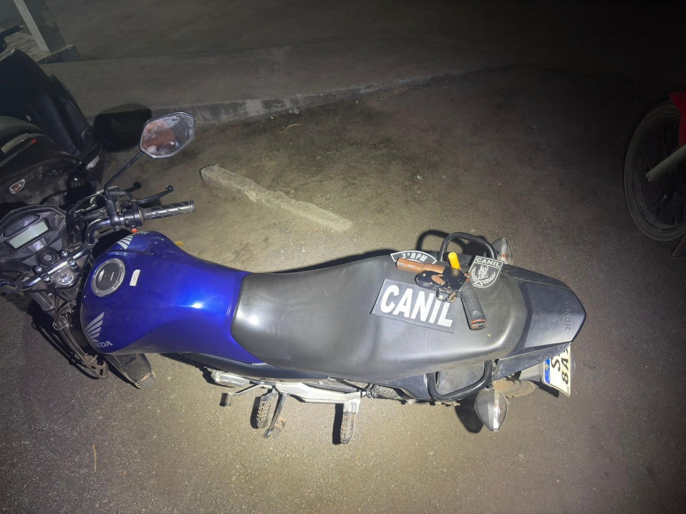 PM recupera motos roubadas e apreende arma de fogo em Arapiraca e Piranhas
