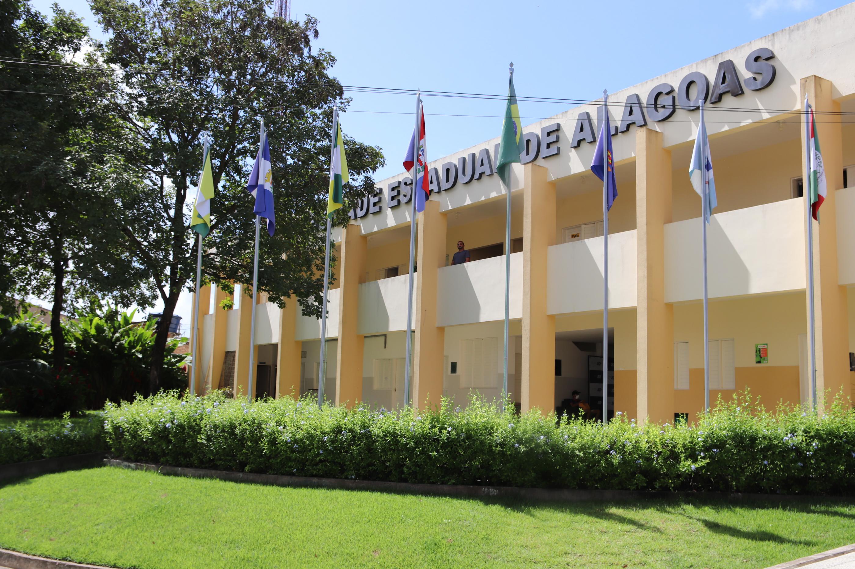 Uneal abre seleção para portadores de diploma com ingresso em 2026