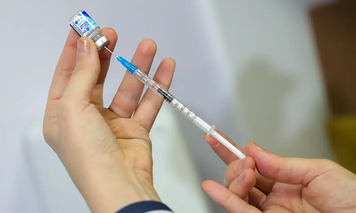 Vacina da gripe não aumenta risco da doença, reforça Ministério da Saúde