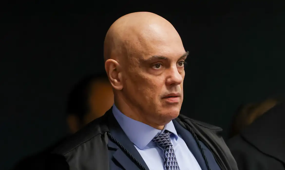 STF dá prazo para Bolsonaro se manifestar sobre pedido de asilo político
