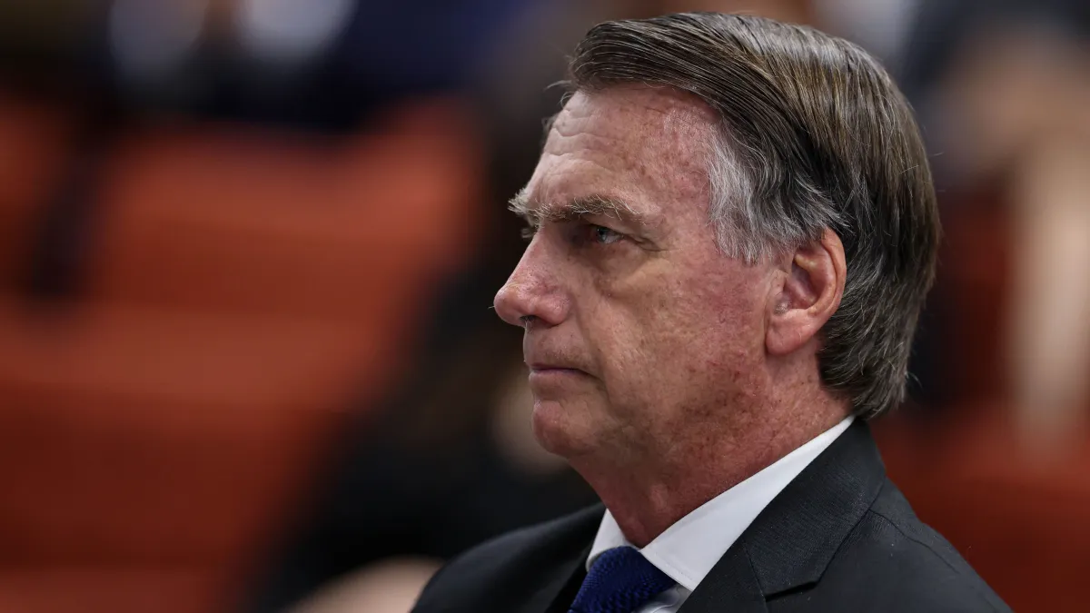 Moraes vota para condenar Bolsonaro e outros sete réus por plano de golpe