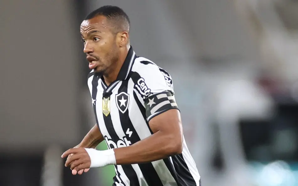 Capitão do Botafogo, Marlon Freitas pede liberação para fechar com Palmeiras