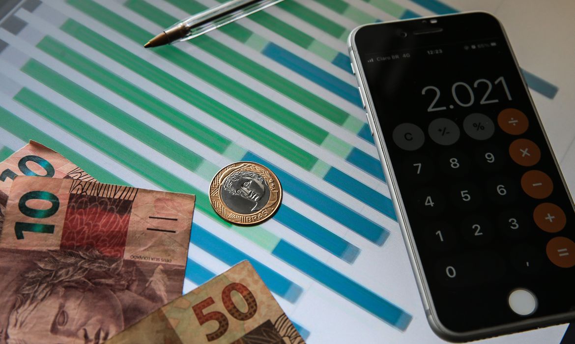 Contas públicas registram superávit primário de R$ 24,6 bilhões em abril