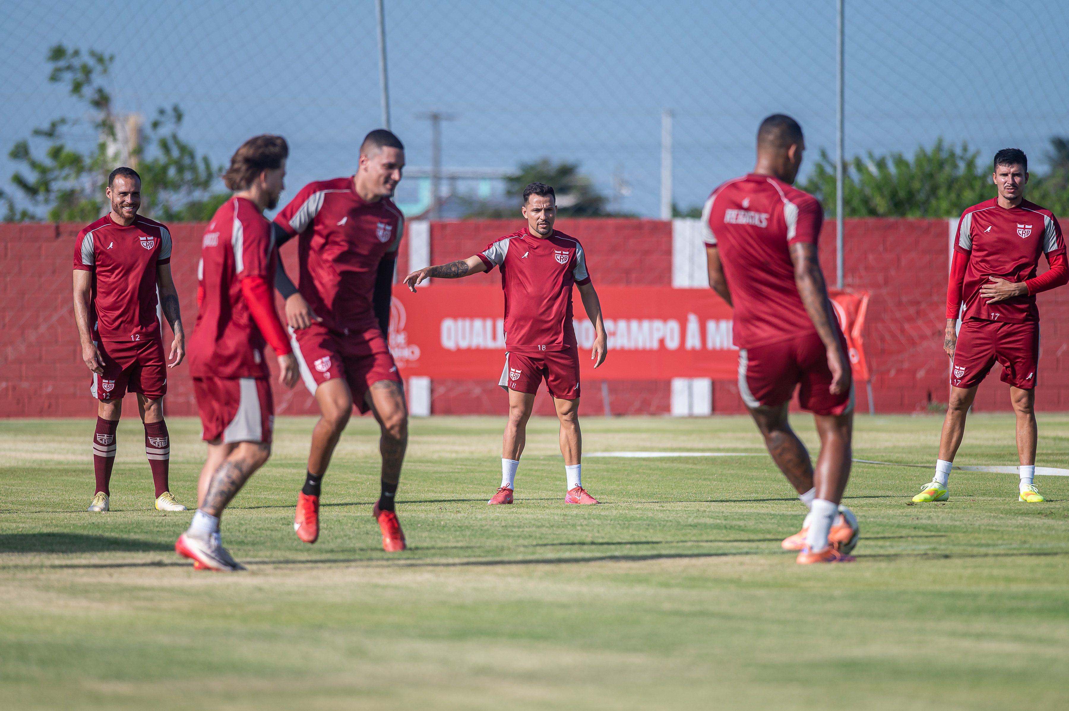 Nove titulares ficam, Barroca segue e CRB aposta em estabilidade para 2026; veja