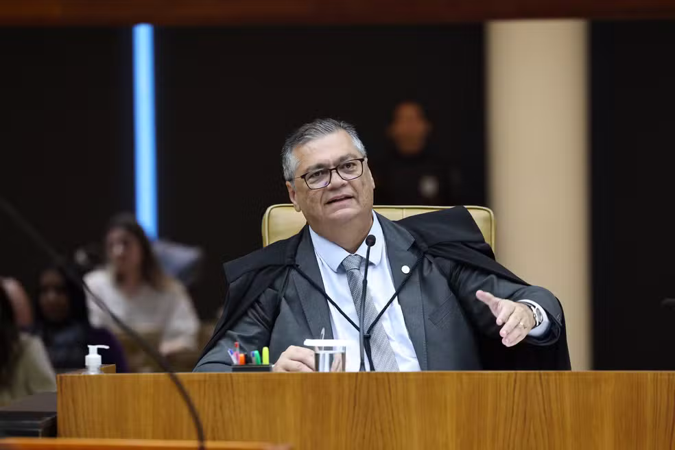 Dino manda PF apurar série de ataques a imagens religiosas no país