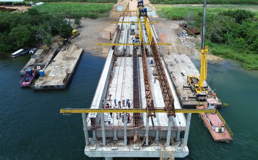 Obras da ponte entre Penedo (AL) e Neópolis (SE) avançam e ultrapassam 60% de execução