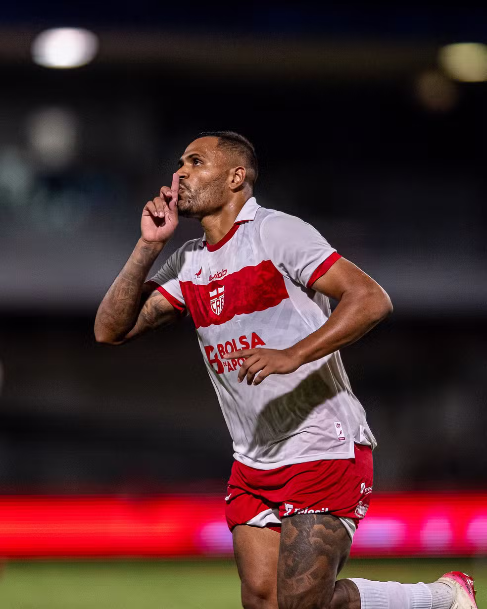 Mikael chega a 13 gols e lidera artilharia do CRB na temporada 2026
