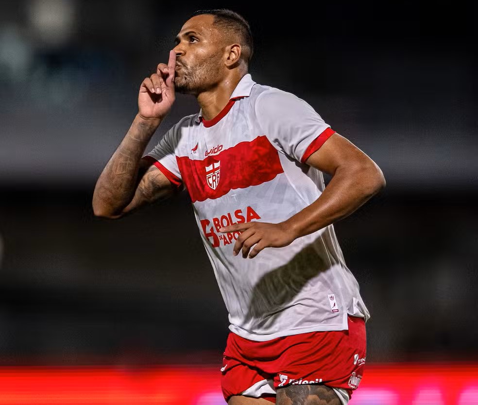Mikael marca em quatro jogos seguidos e lidera artilharia da Série B