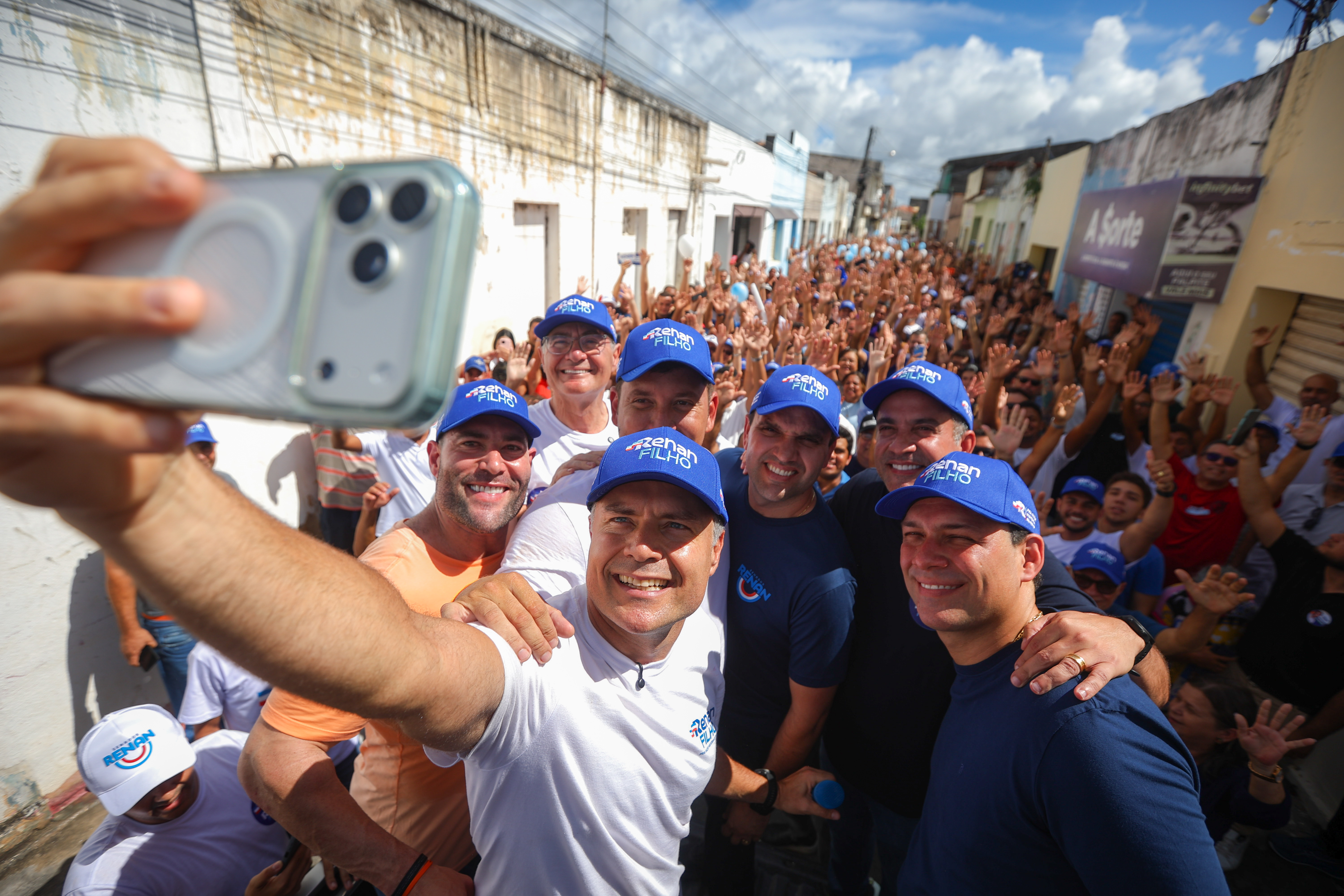 Renan Filho destaca obras no Baixo São Francisco durante caravana em Piaçabuçu