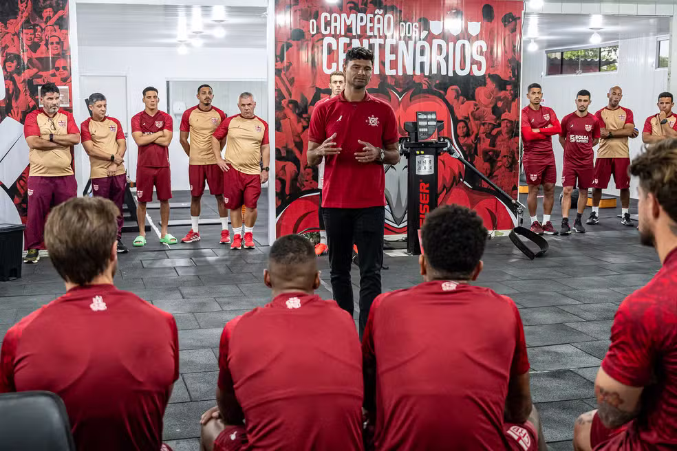 Gum inicia trabalho no CRB e será apresentado durante a semana