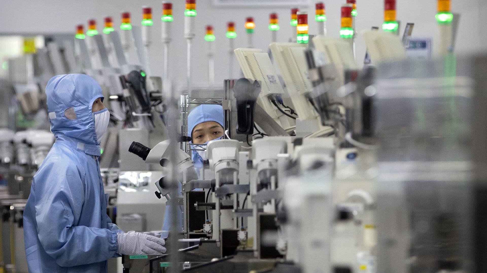 Exportações chinesas crescem 25% em um ano e reforçam liderança sobre os EUA