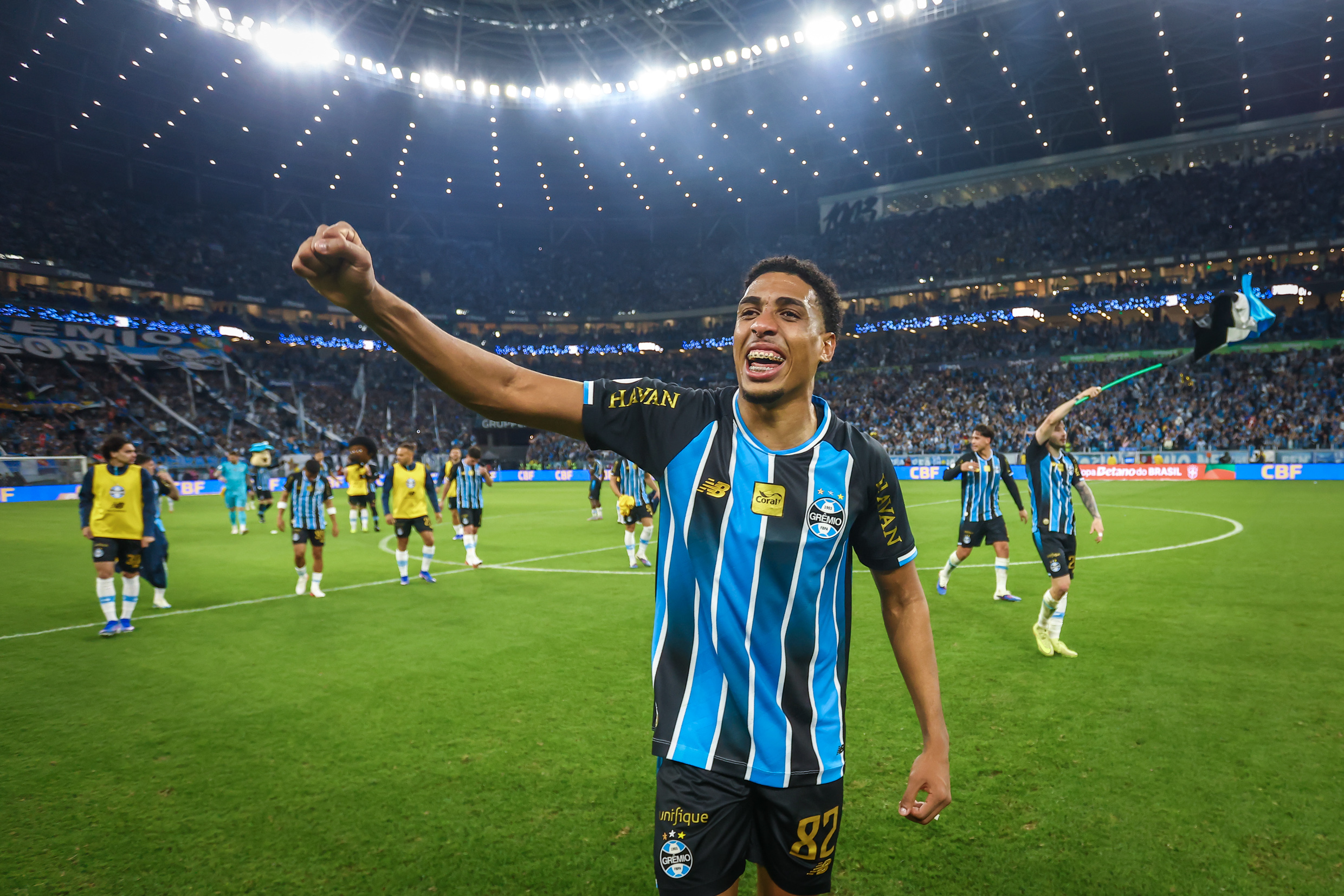 Wallace quase foi do Inter, mas ajudou a eliminar o Colorado pelo Grêmio na Copa do Brasil