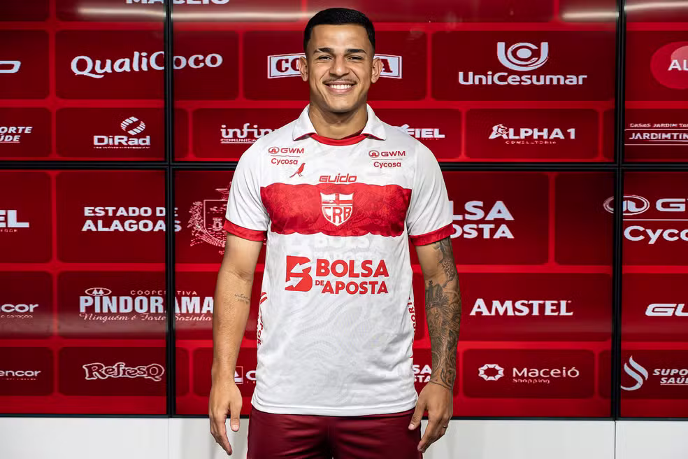 CRB apresenta atacante Saymom como aposta para a sequência da Série B
