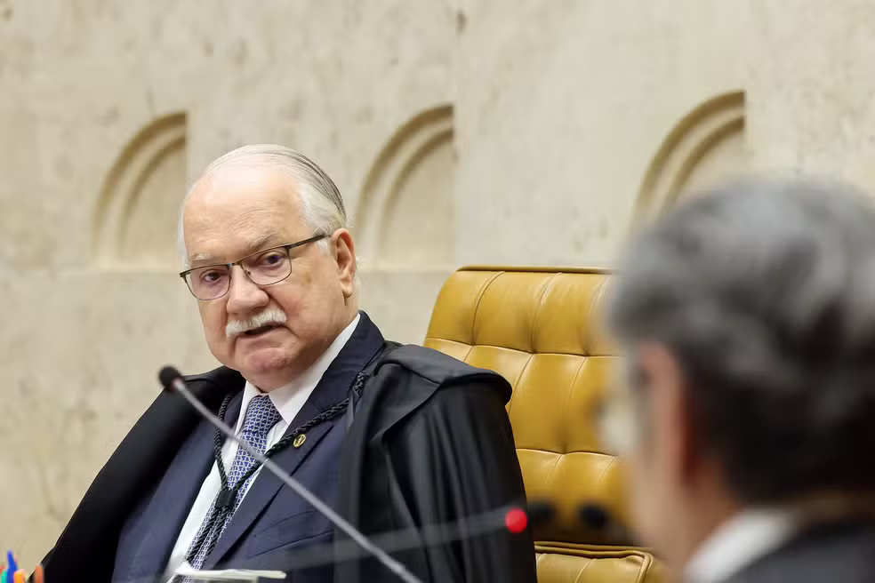Fachin defende transparência em precatórios após cobrança de Gilmar