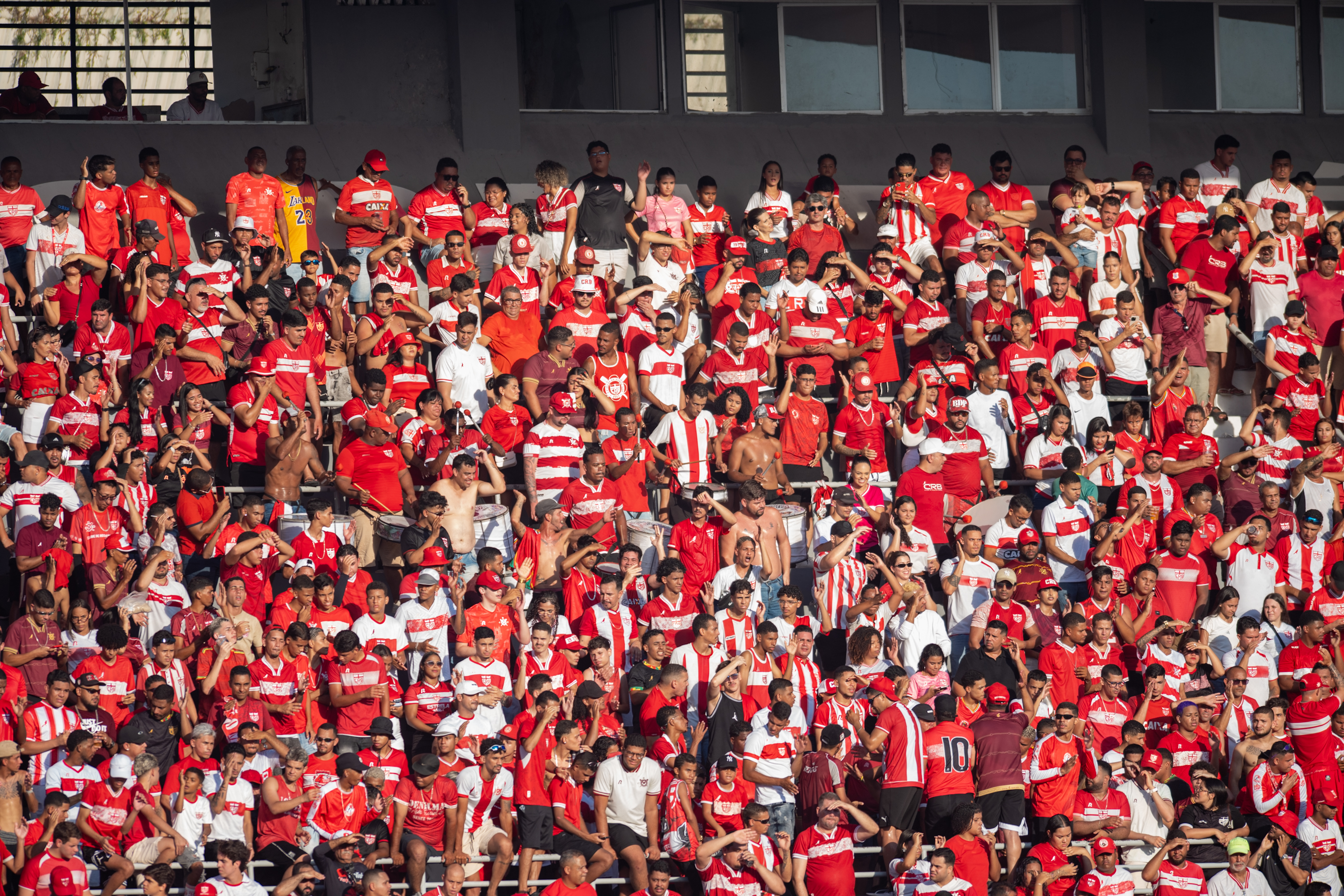 CRB abre venda de ingressos para jogo contra o Londrina; preços começam em R$ 5