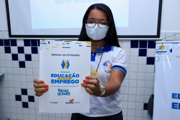 Emprego já capacita 900 alunos para o mercado de trabalho em Alagoas