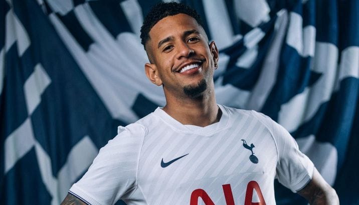 Brasileiro Savinho é anunciado como novo reforço do Tottenham