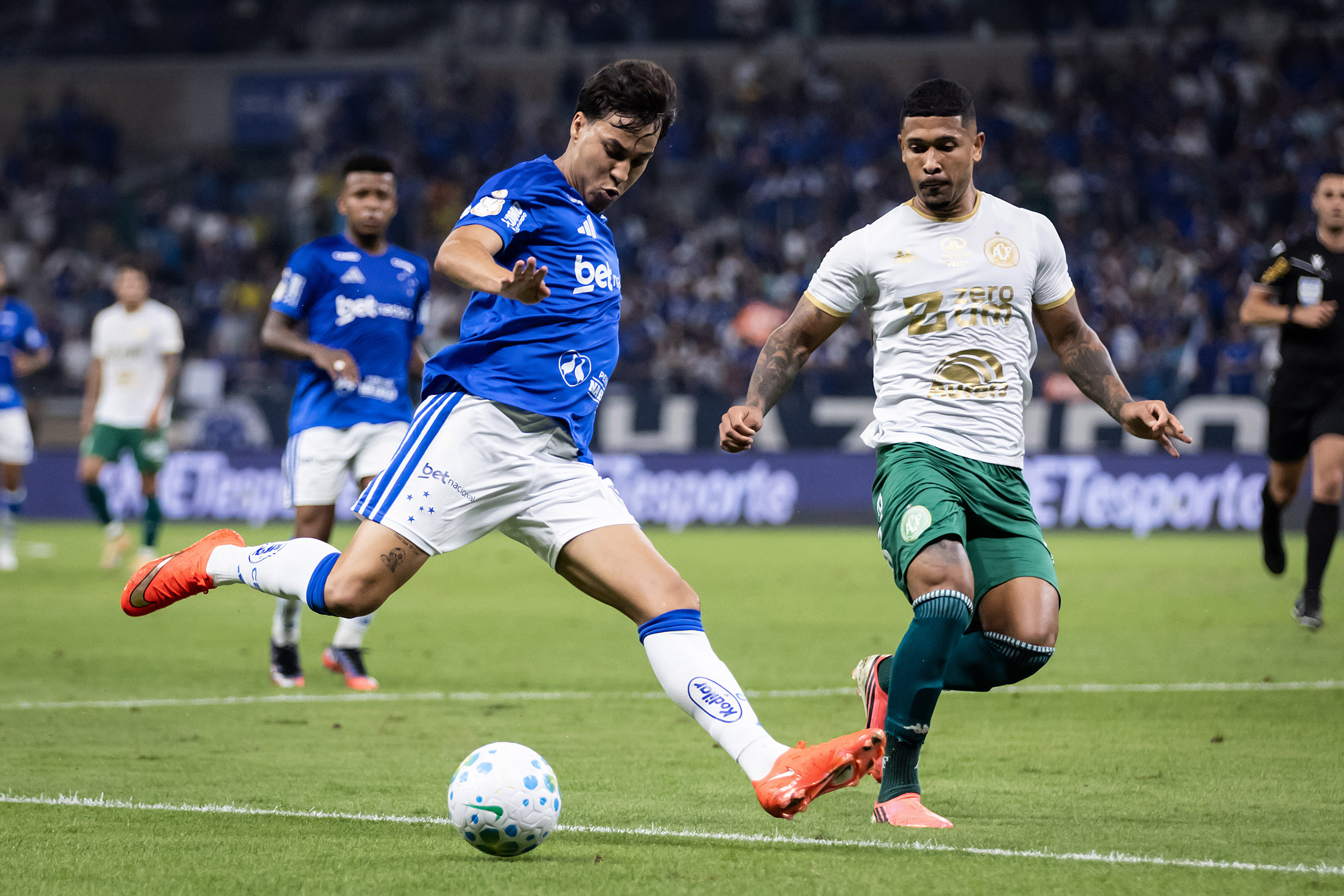 Cruzeiro e Grêmio avançam às quartas de final da Copa do Brasil