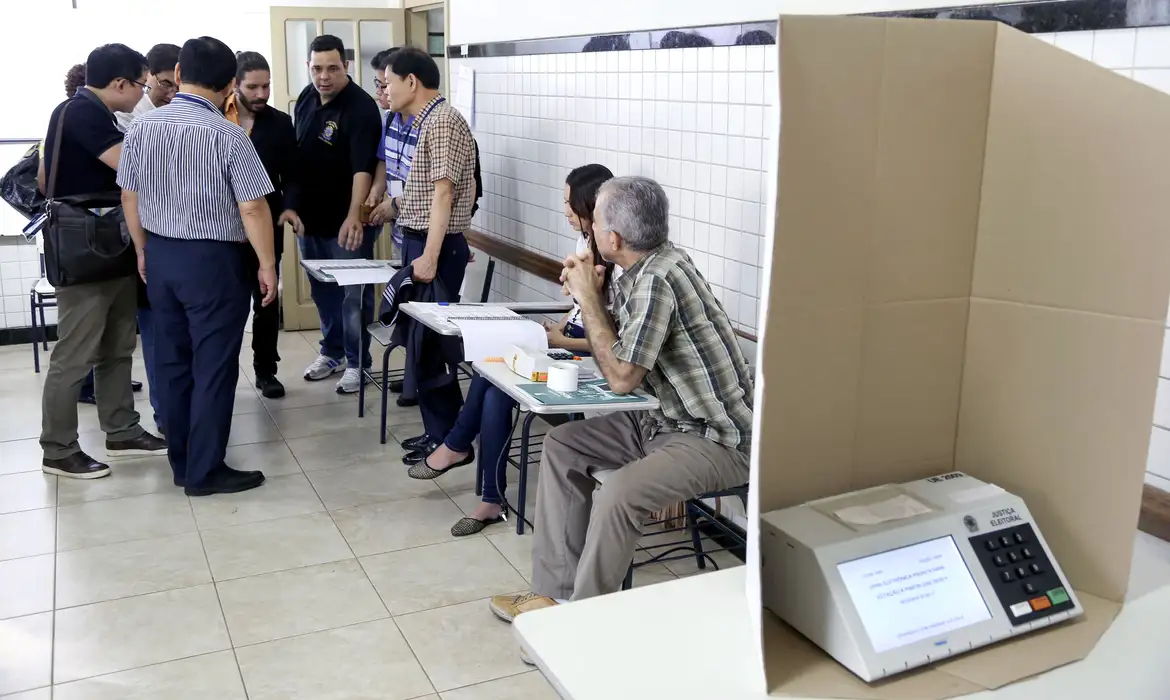 Justiça Eleitoral inicia convocação de mesários para eleições de outubro