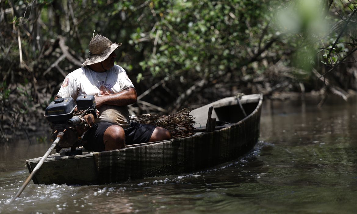 INSS libera R$ 874 milhões em julho para 149,5 mil pescadores artesanais