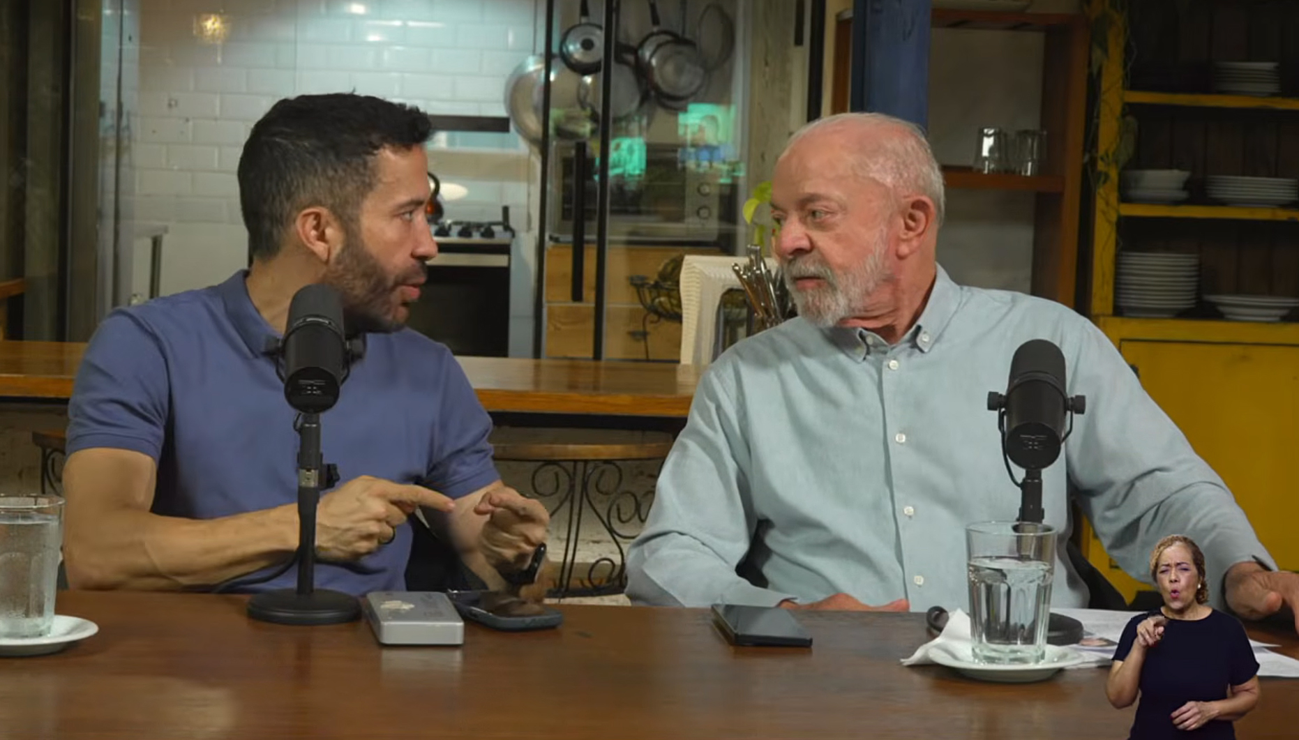 Lula participa de live do 'Exército' e incentiva idosos a votar no segundo turno