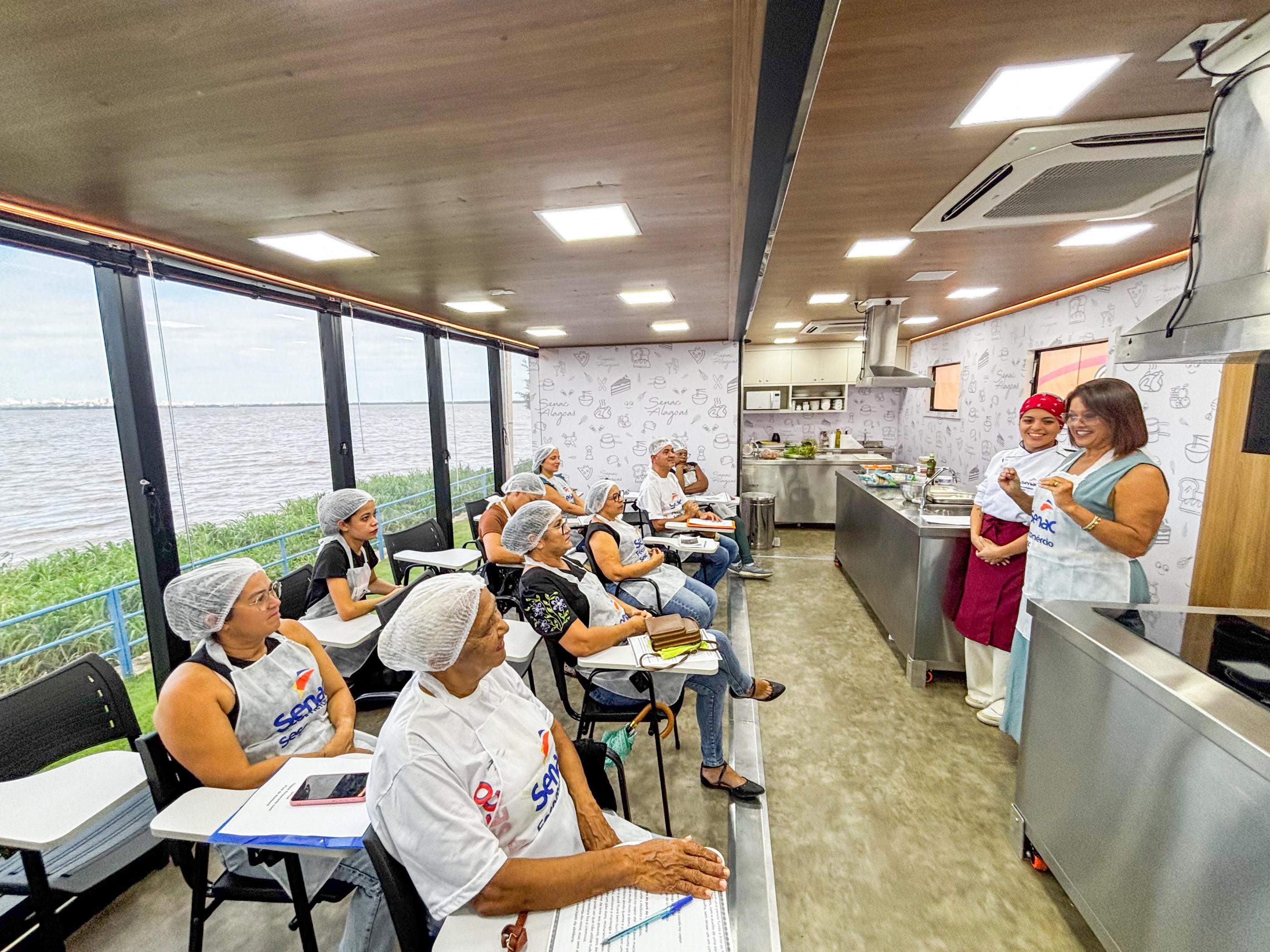 Escola do Turismo abre 125 vagas gratuitas para cursos em Maceió e no interior