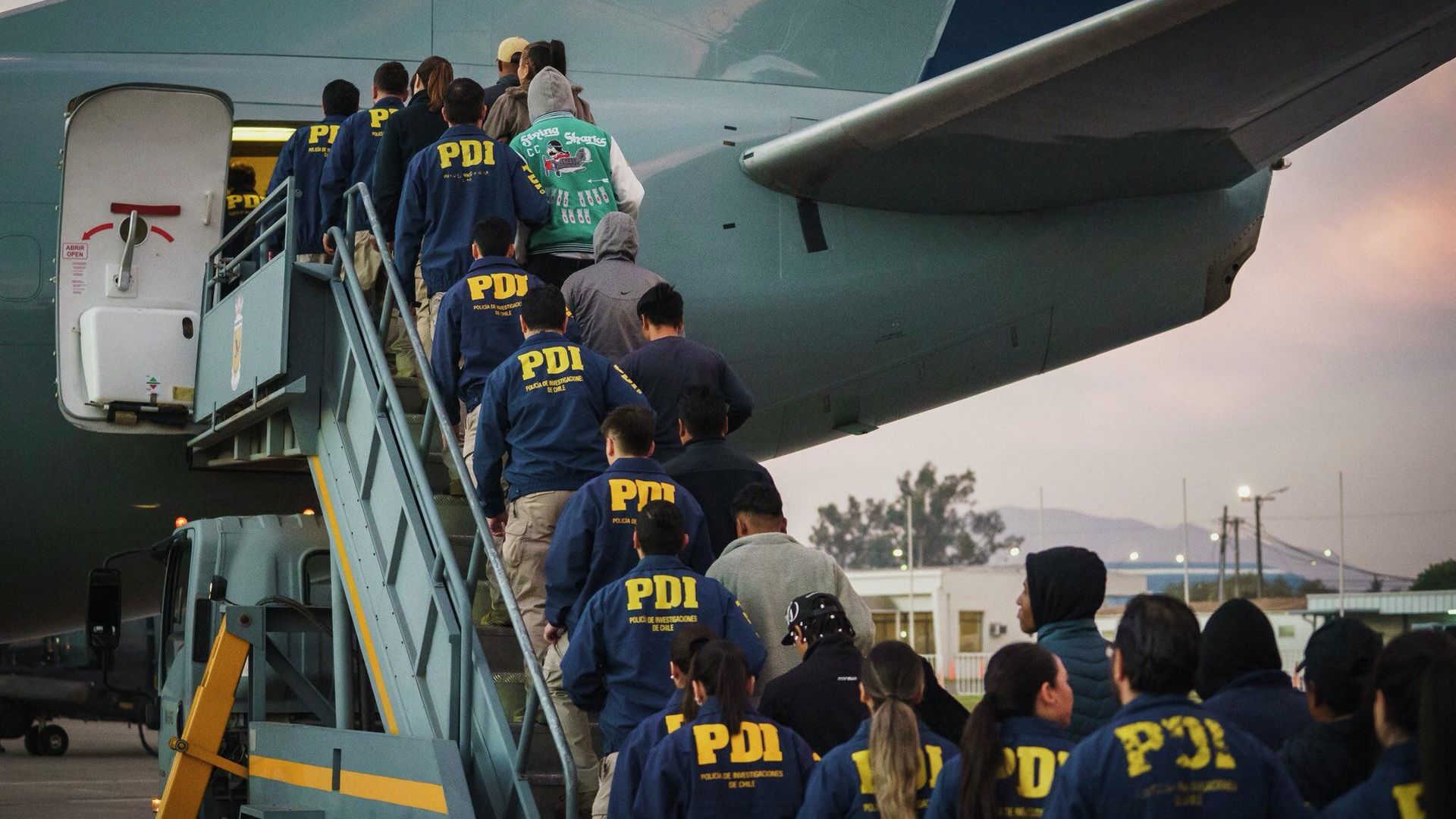 Onda anti-imigração chega à América do Sul? Especialista avalia impacto