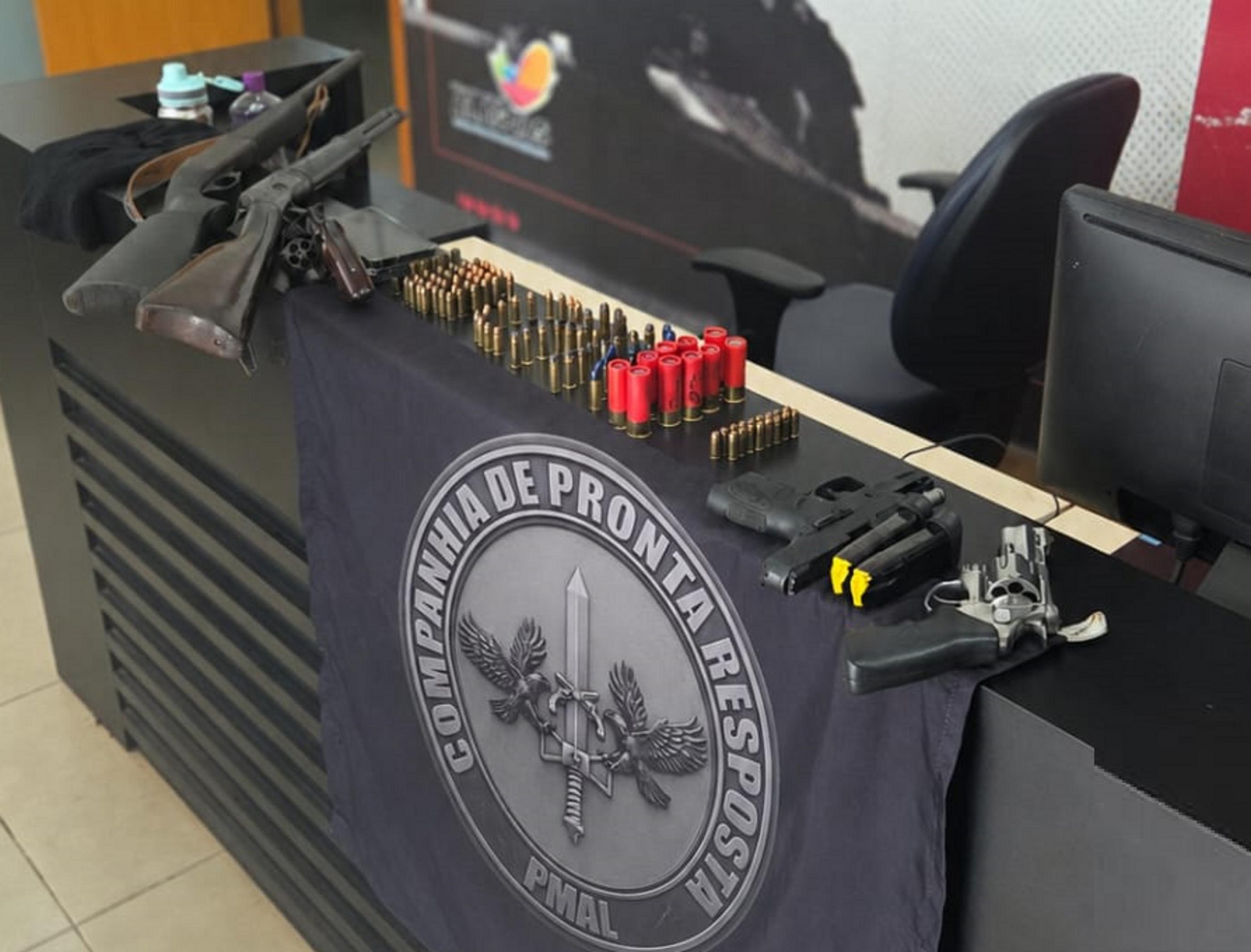 Polícia apreende arsenal de armas em fazenda no interior de Alagoas
