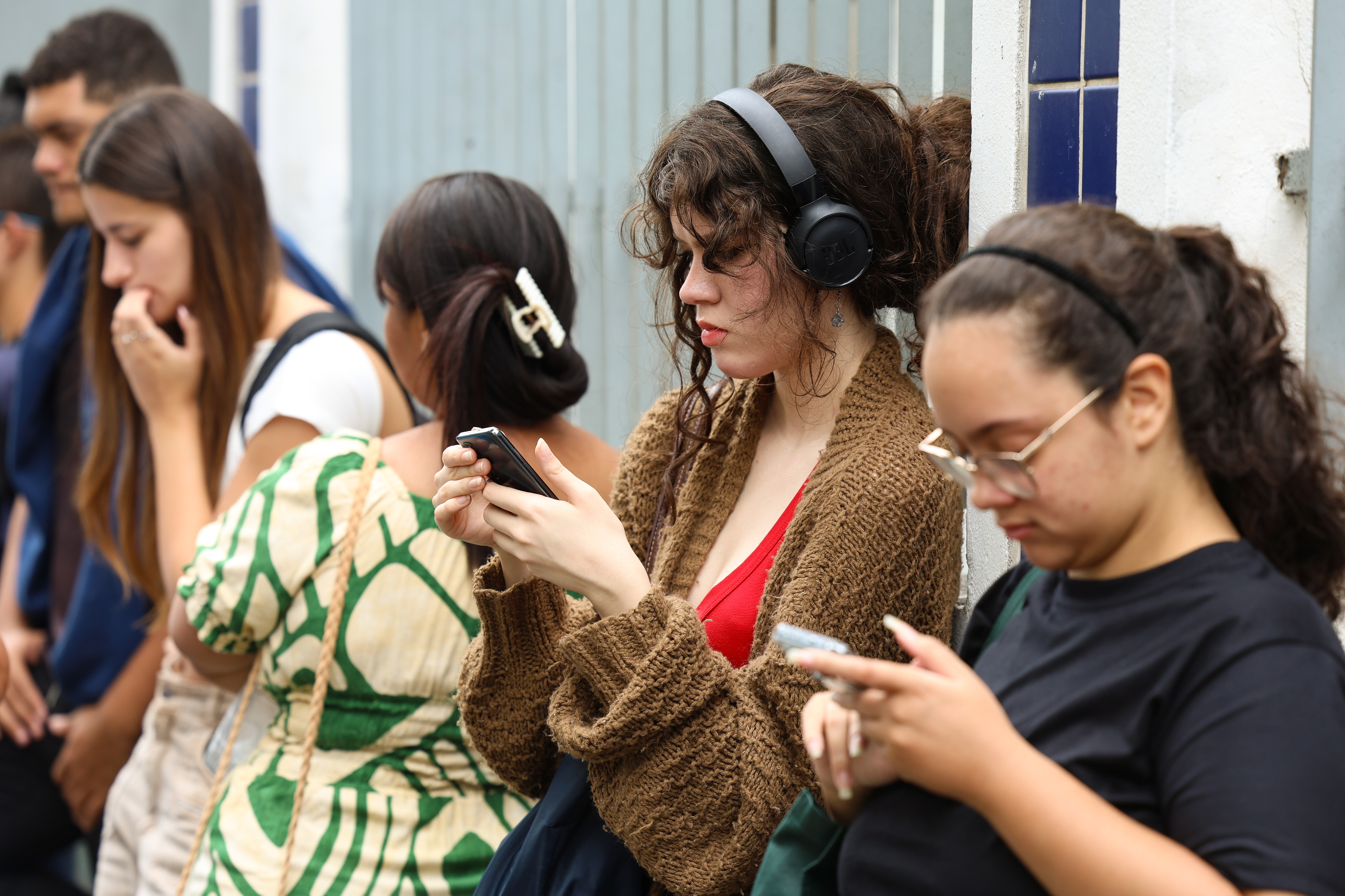 Desigualdade social dificulta formalização do emprego entre jovens