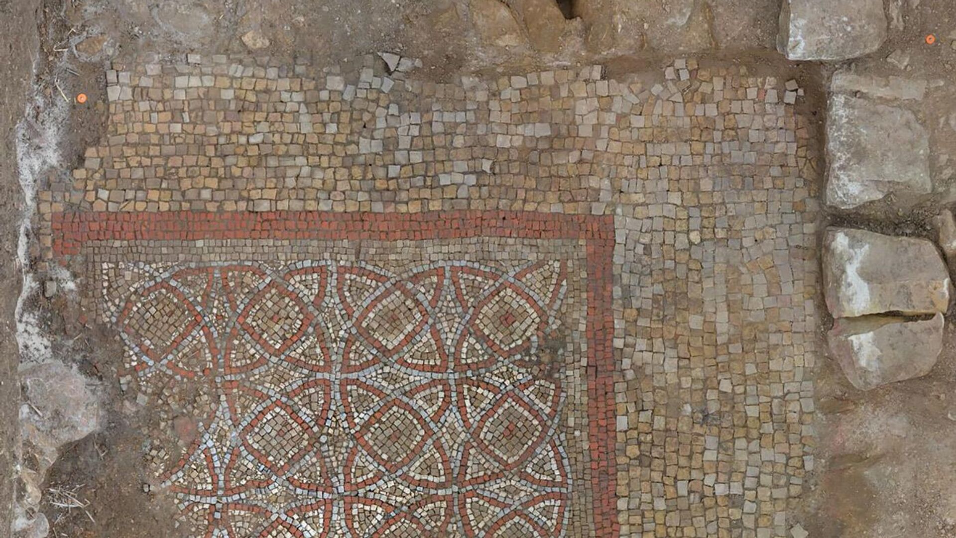Mosaico galo-romano de 2 mil anos é encontrado no norte da França