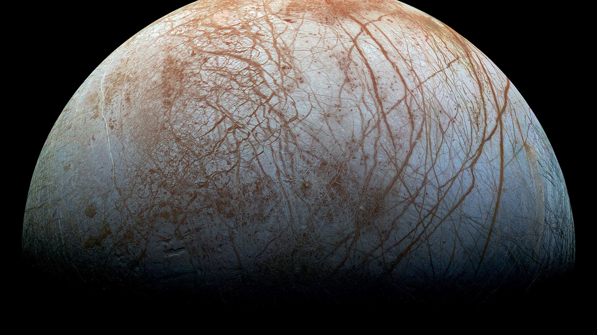 Lua despedaçada por colisão pode preservar oceano subterrâneo