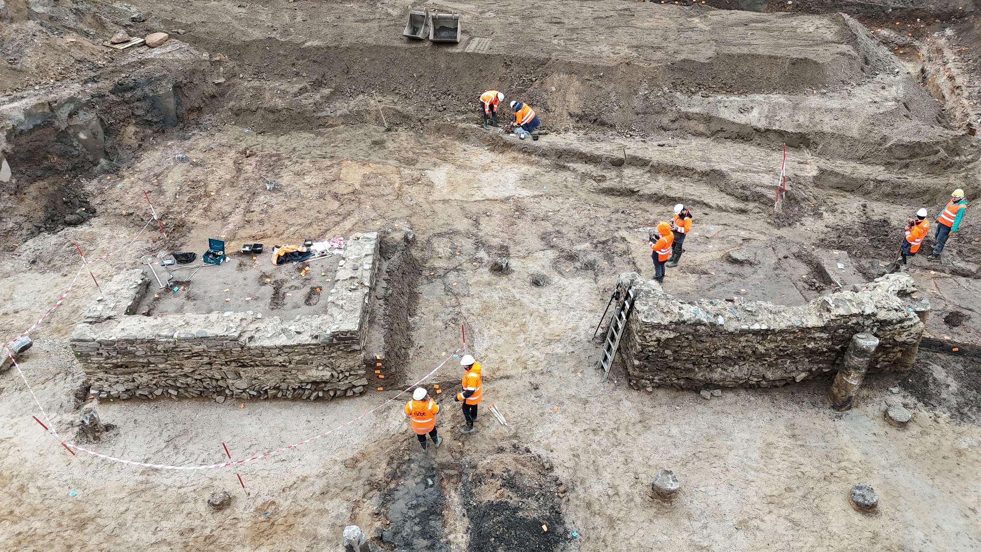 Banho romano privado é descoberto em torre de palácio imperial na Sérvia