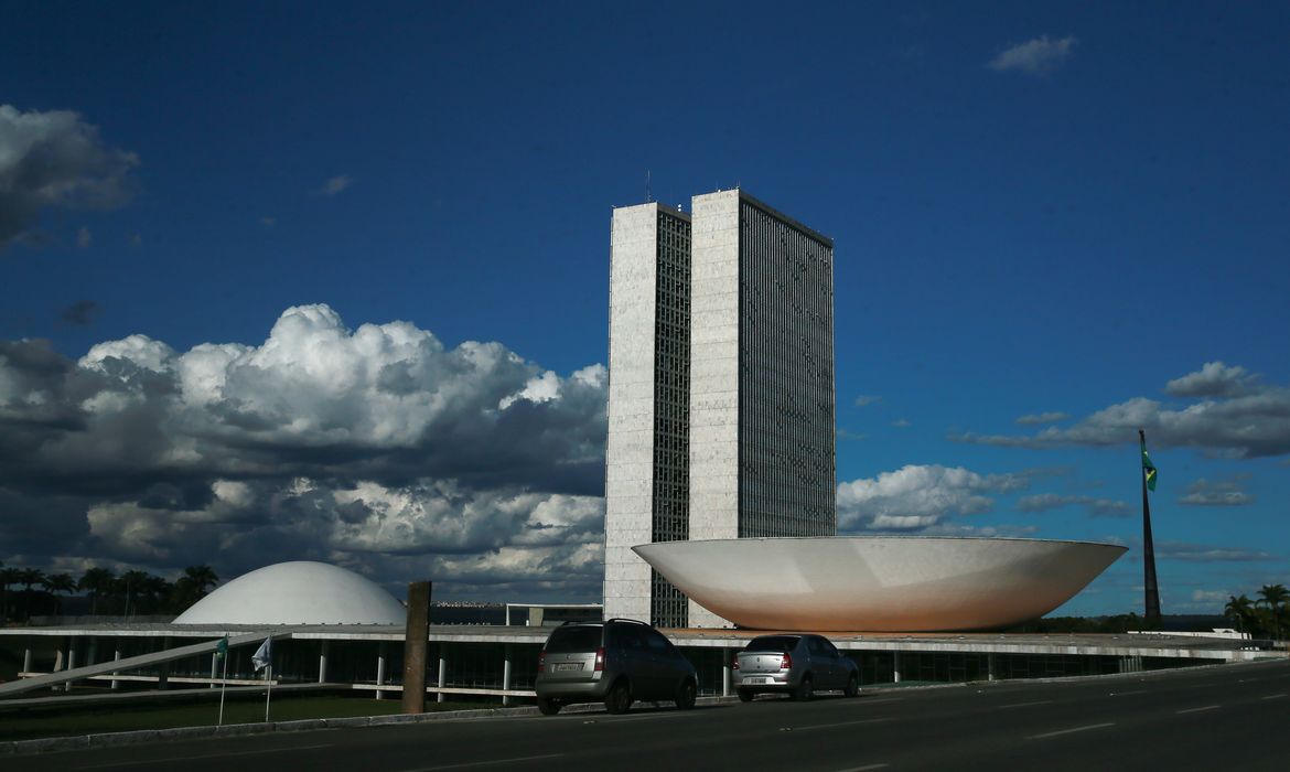 Projeto da Câmara dos Deputados propõe criação de bancada cristã