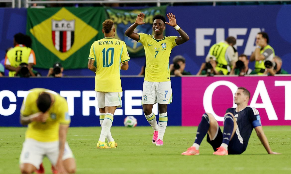 Ancelotti valoriza atuação do Brasil, mas pede cautela para o mata-mata