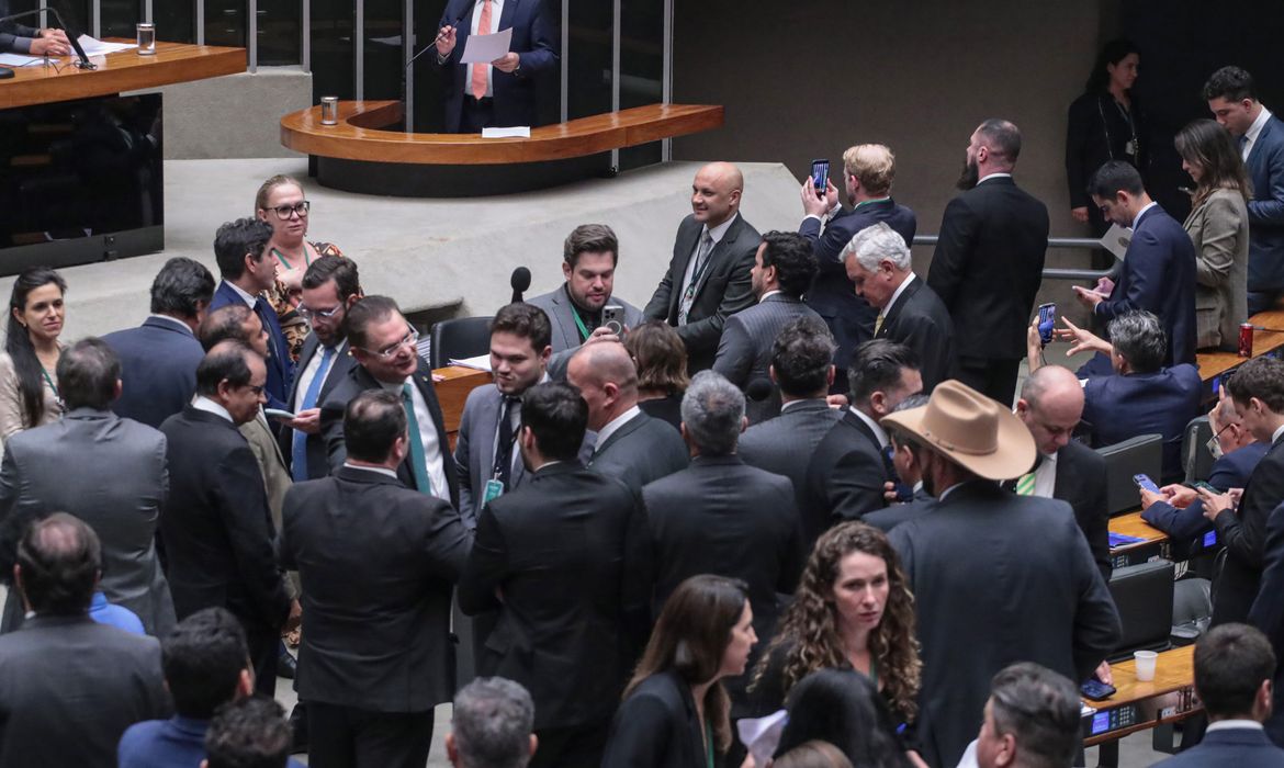 Projeto da Dosimetria acende alerta sobre flexibilização penal no Brasil