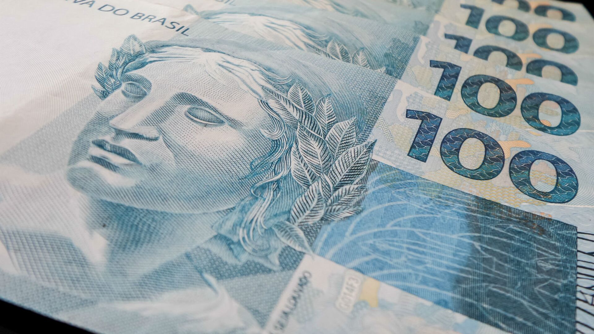 Economia brasileira cresce acima do esperado e atinge recorde