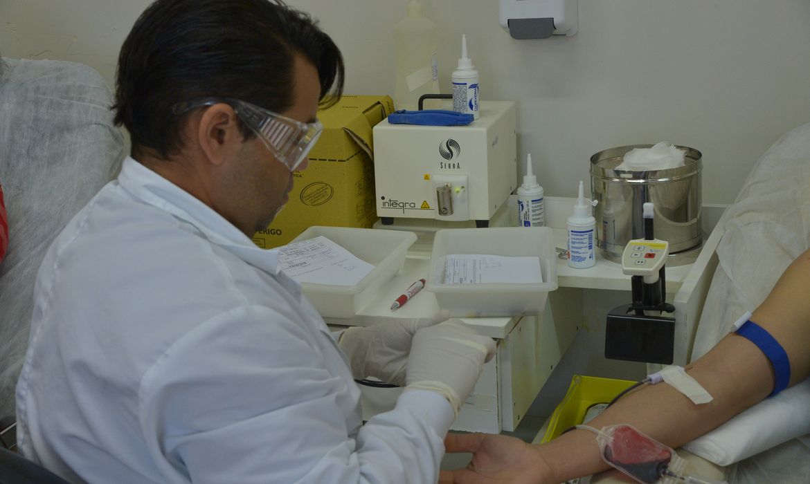 Sintomas da doença falciforme vão além da anemia; entenda a condição