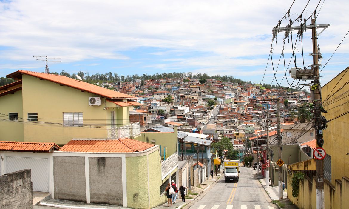Moradores de Perus denunciam fraude em audiência pública sobre incinerador