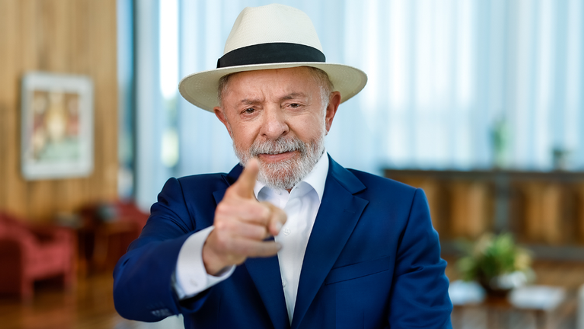 Datafolha aponta crescimento da vantagem de Lula sobre Flávio Bolsonaro