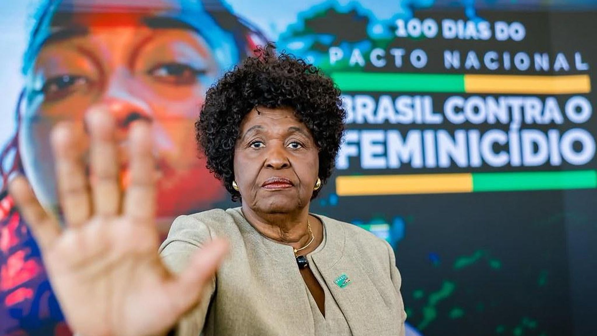 Benedita da Silva alerta para ameaças estrangeiras e defende: 'Brasil e Amé