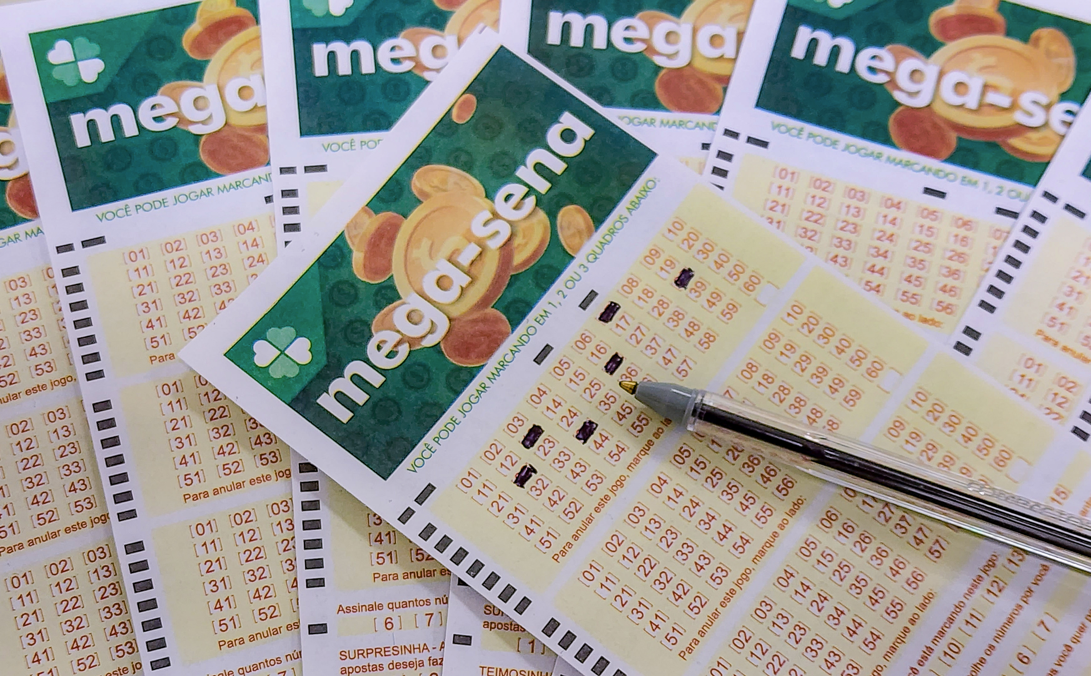Mega-Sena acumula para R$ 135 milhões; confira as dezenas sorteadas