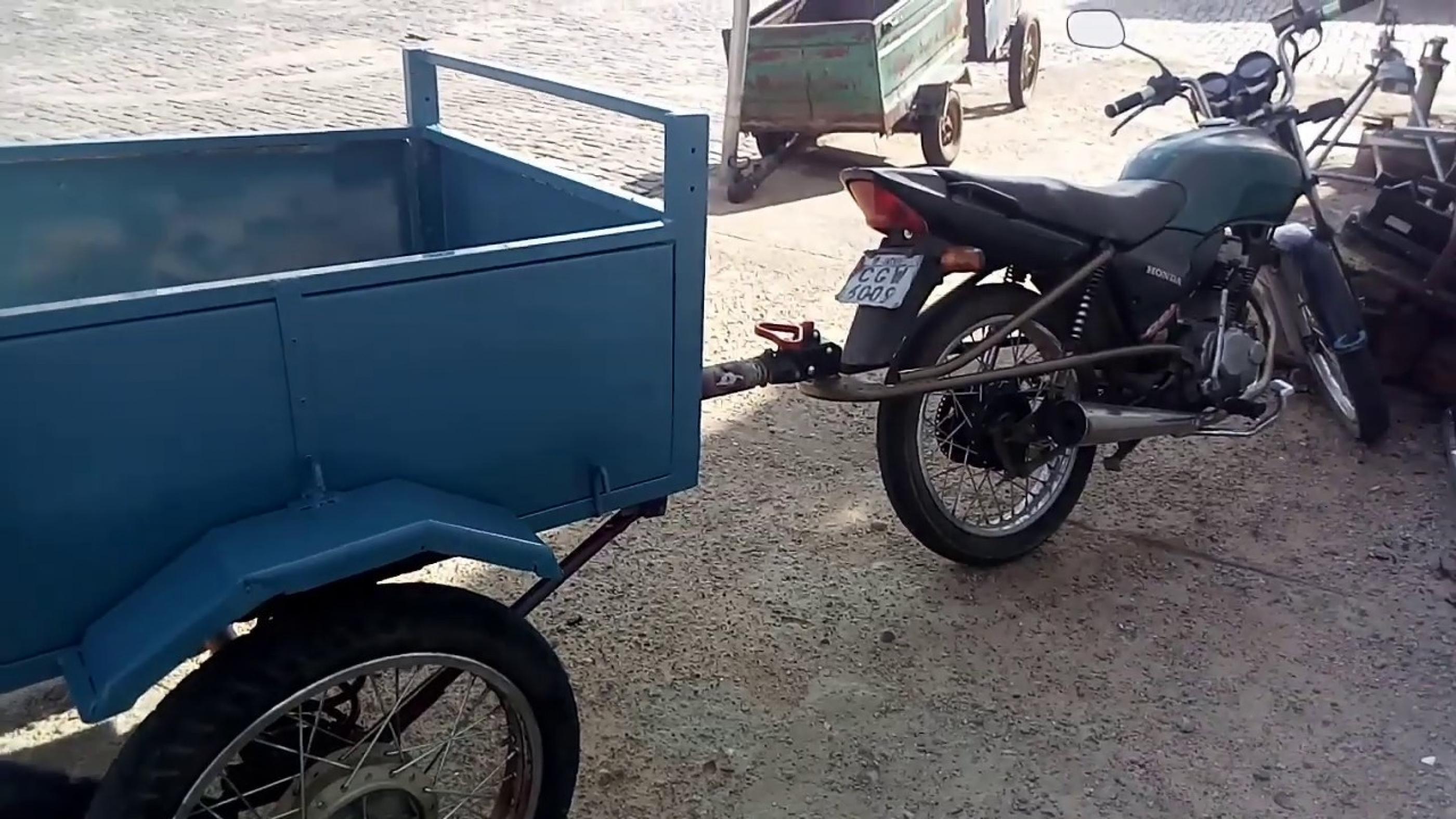 Cresce uso de carretinhas para motos; DER orienta sobre regras