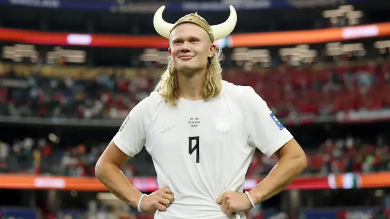 Haaland revela conselho de Ibrahimovic para nunca cortar o cabelo