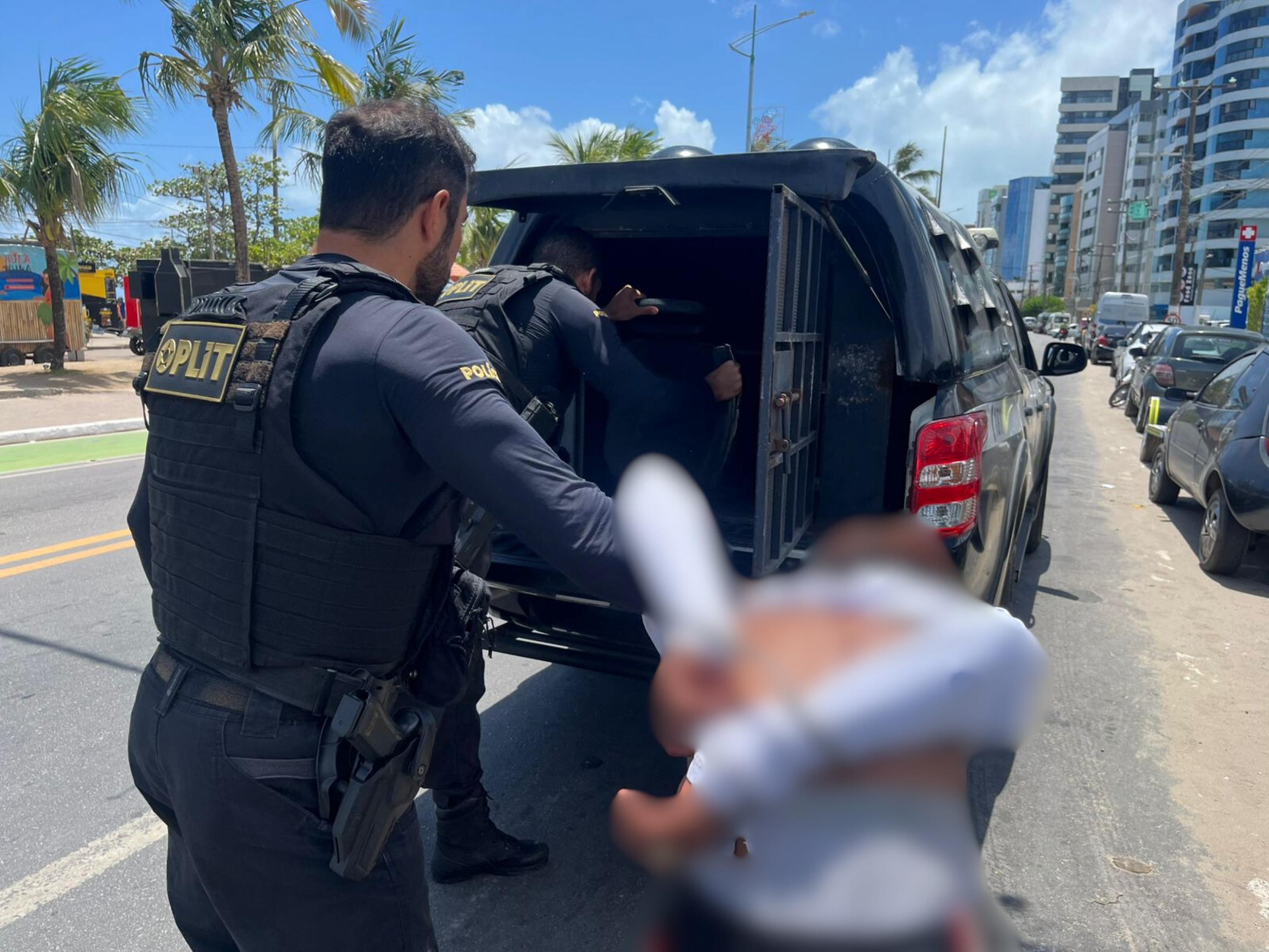 Suspeito de roubo de celular é preso pela em Maceió
