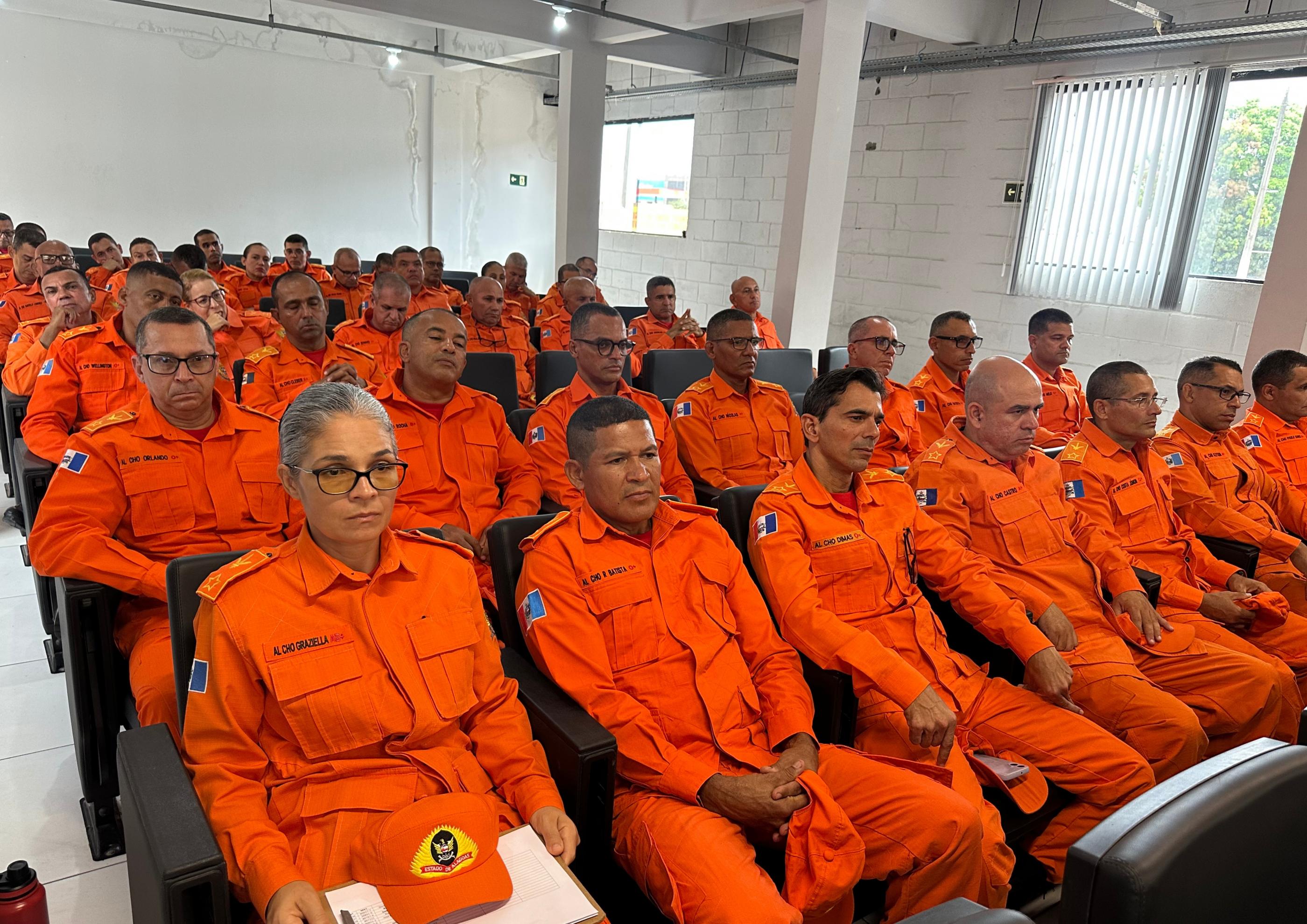 Corpo de Bombeiros realiza aula inaugural do Curso de Habilitação de Oficial
