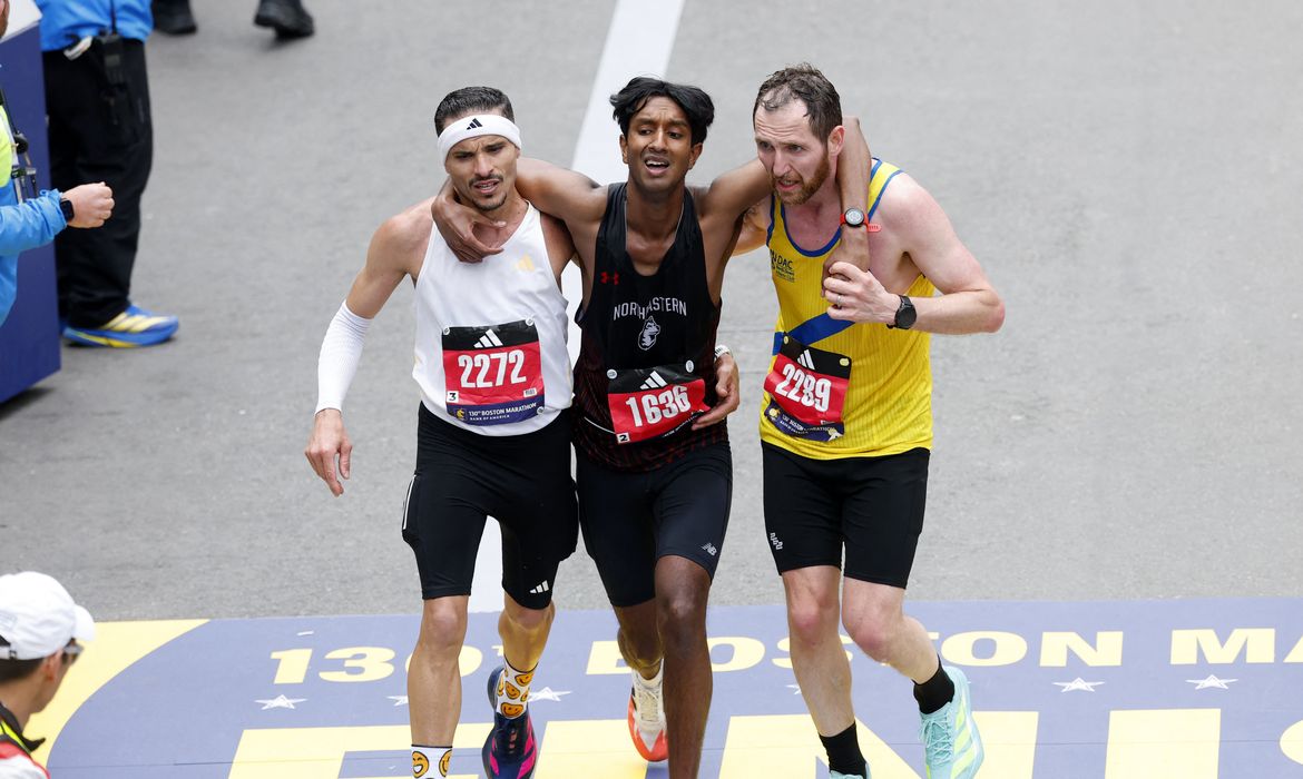 Brasileiro ganha destaque mundial por gesto de empatia na Maratona de Boston