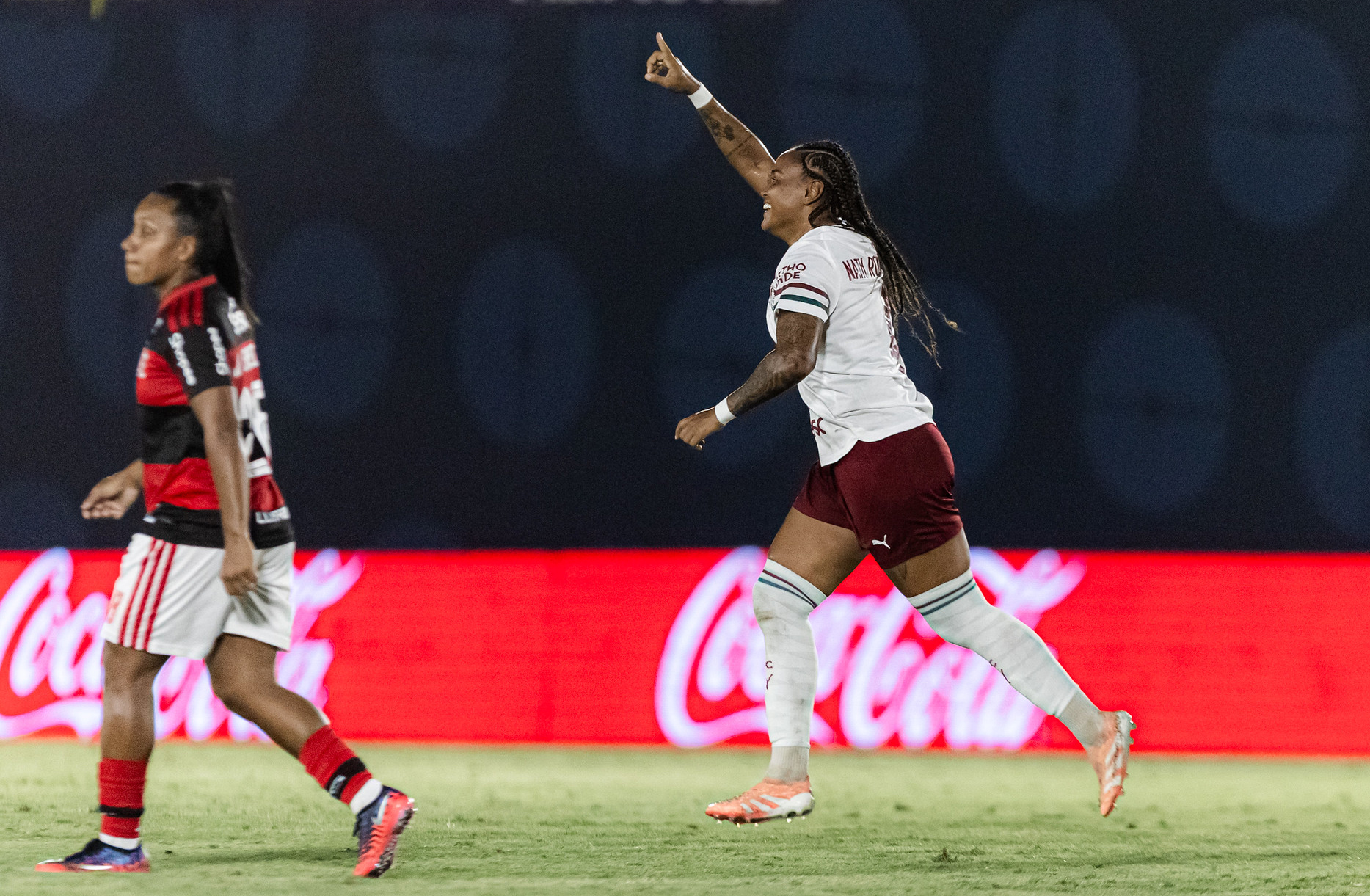 Fluminense supera Flamengo e larga na frente nas quartas de final