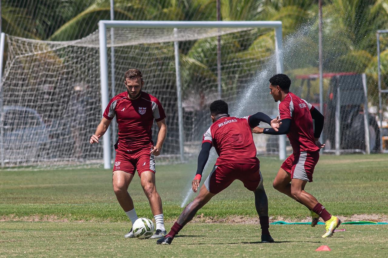 Zagueiro do CRB , Fábio Alemão retorna aos treinos após desfalque