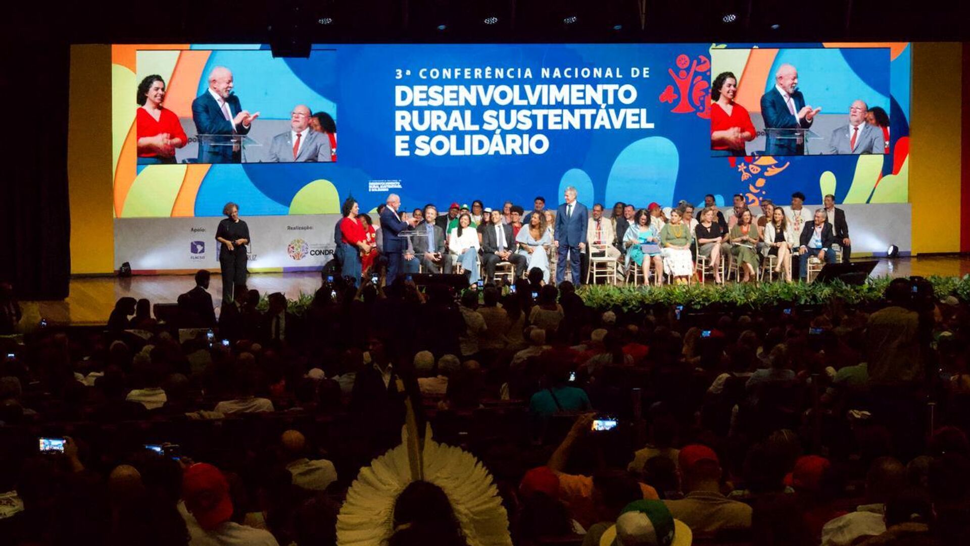 Lula alerta para cenário global conturbado e defende soberania sobre minera